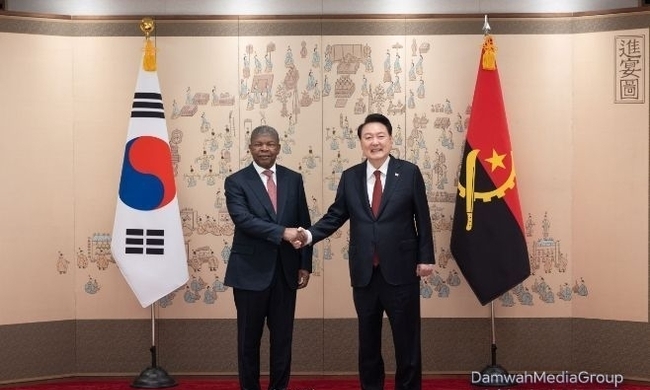 President Yoon holds summit with Angolan President Lourenço