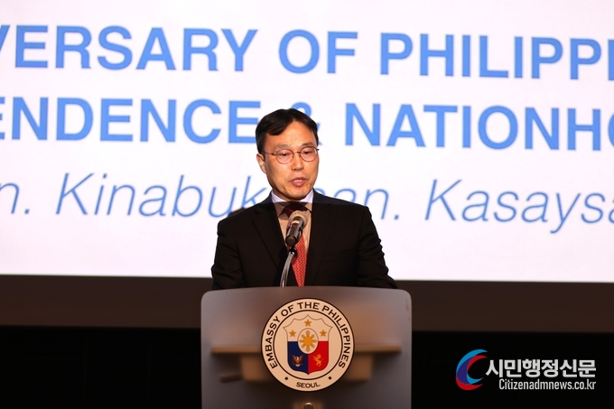  Deputy Foreign Choi speaks to the guests in congratulating the Independence of the Philippines and the fast-growing relations, cooperation and friendship between the two countries. The Philippines sent a large number of troops to fight on the side of the United Nations Forces during the Korean War (1950-3). A total of 7,420 Filipino officers and men served in Korea, and suffered 116 killed in action, 299 wounded and 57 missing.
