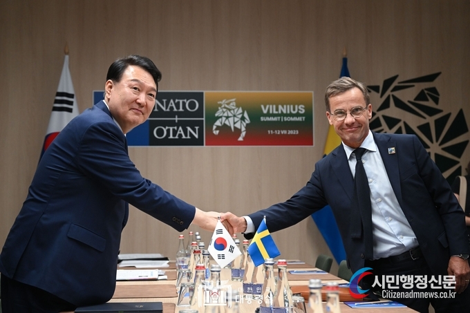  President Yoon Suk-yeol holds a summit with Swedish Prime Minister Ulf Kristersson on July 11./ Courtesy of the Presidential Office