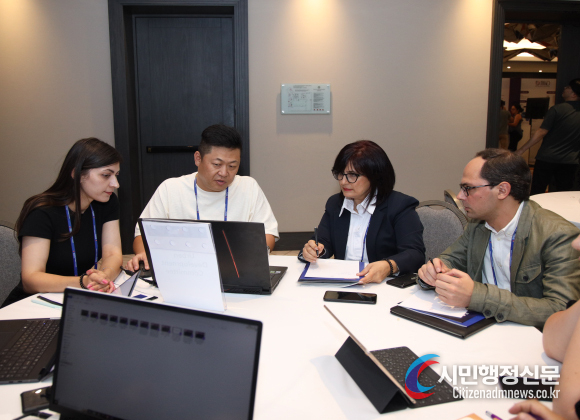 CEO Choi Seung-yeop of Techtree Innovation Co., Ltd. (second from the left)
