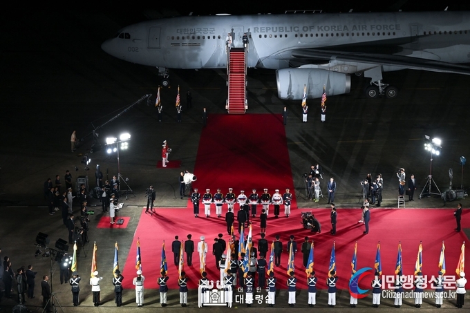 President Yoon Suk-yeol presides over the government's first repatriation ceremony for fallen soldiers of the Korean War since taking office. / Courtesy of the Presidential Office