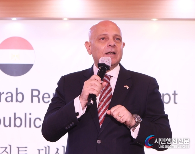 Ambassador Khaled Abdel Rahman of Egypt is delivering a speech. (Photo by Diplomatic Journal)
