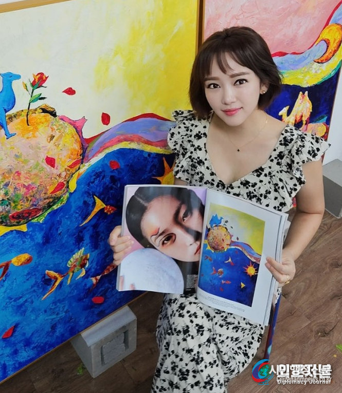 Artist Yoon Song-ah releases 'Marie Claire Kiaf Edition' pictorial.
