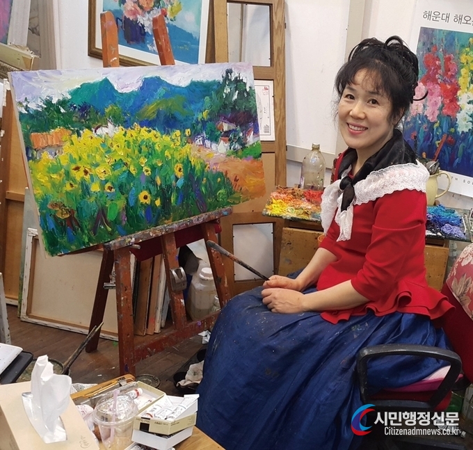 Lim Hyun-ju, a mid-career artist representing Korea, expresses poetic realism
