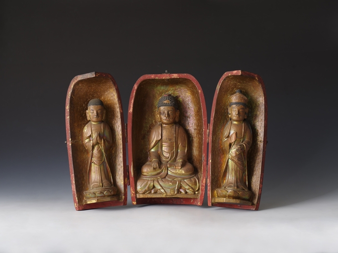 Wooden Amitabha Samson Buddha" (1637),