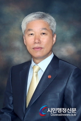 Publisher-Chairman Lee Jon-young of Diplomacy Journal and UN NEWS