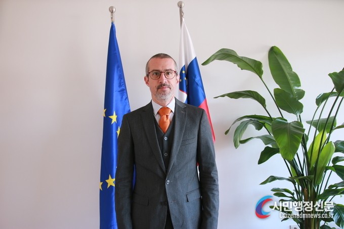  Ambassador Jernej Muller of Slovenia to Korea