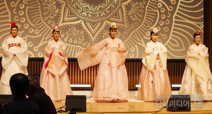 시니어모델협회 사회적협동조합 패션쇼 / 사진 김학영 기자