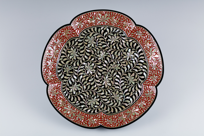 당초문 접시 32x4cm-1322