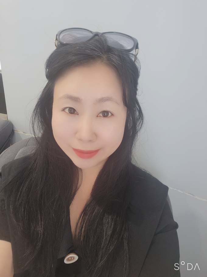 진주-린 유세청 화가,(사진-진주-린 작가 제공)