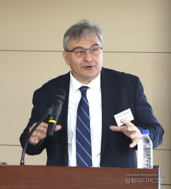 Ambassador H.E. Damir Kušen of Croatia in Seoul delivers welcome speech at the Croatian-Korean Business Forum held at Coryo Daeyeongak Tower in Seoul on June 3.