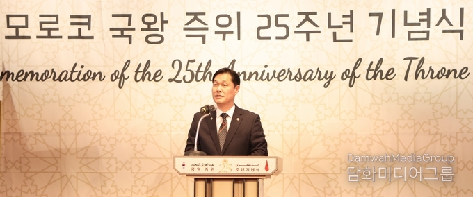Lee Hee-wan, Vice Minister of Patriots and Veterans Affairs, Republic of Korea, delivers a congratulatory speech at the reception held at the Pullman Hotel in Seoul on July 30. /Courtesy of Damwha Media Group