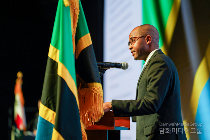 H.E. Togolani Edriss Mavura, the Tanzanian Ambassador to Korea