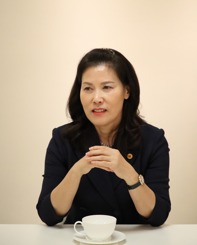 장편소설 ‘이상한 알베르게’ 저자인 신경애 작가(사진-신경애 작가 제공)
