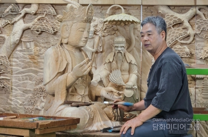 국가무형문화재(前) 목조각장 二九이구 허길량 선생