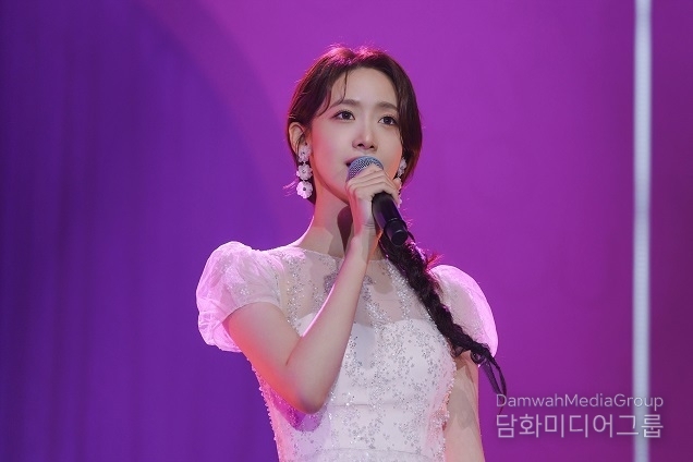 임윤아, 마카오-타이베이도 물들인 핑크빛 웨이브! 팬미팅 투어로 굳건한 ‘글로벌 인기’ 증명