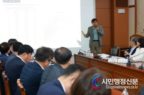 충북경제 2026년 GRDP 100조원 시대 도약 전략수립 연구용역 최종 보고회 개최