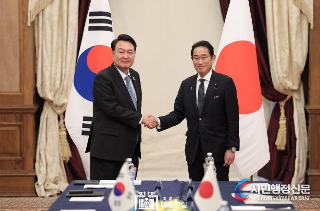 7월 12일 윤석열 대통령은 기시다 후미오 일본 총리와 한-일본 정상회담을 가졌다.
