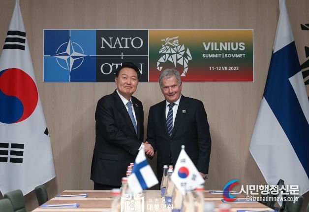 7월 12일 윤석열 대통령은 사울리 니니스퇴 핀란드 대통령과 한-핀란드 정상회담을 가졌다.