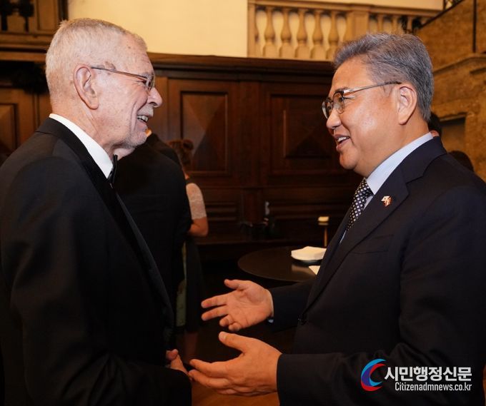 박진 외교장관, 판 데어 벨렌 대통령 예방