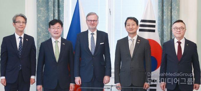 대통령특사단, 체코 총리 예방
