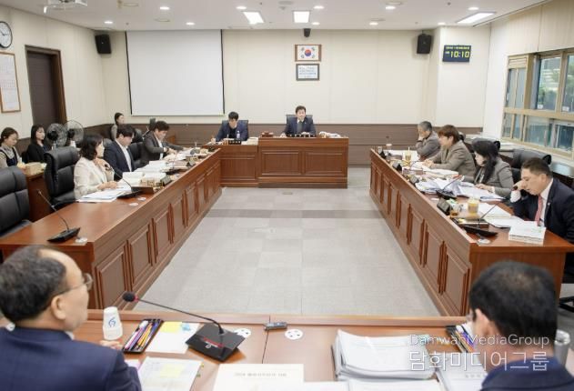 용인특례시의회 자치행정위원회, 행정사무감사 8일차-처인구·읍면동, 기흥구·동, 수지구·동 행정사무감사 실시