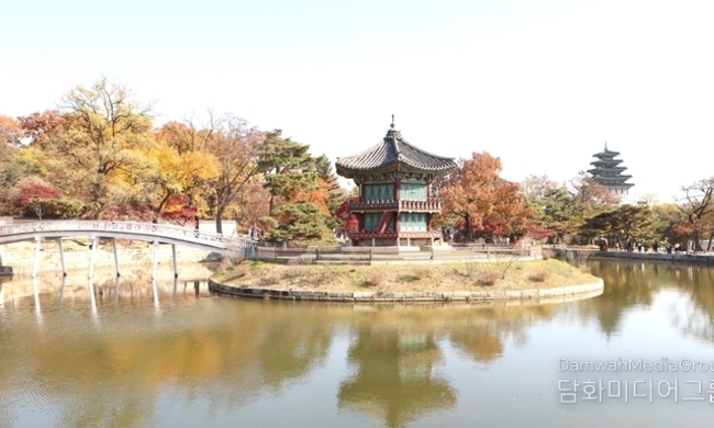 [담화총사 칼럼] 가을, 경복궁 향원정에서 만난 한국의 정수精髓
