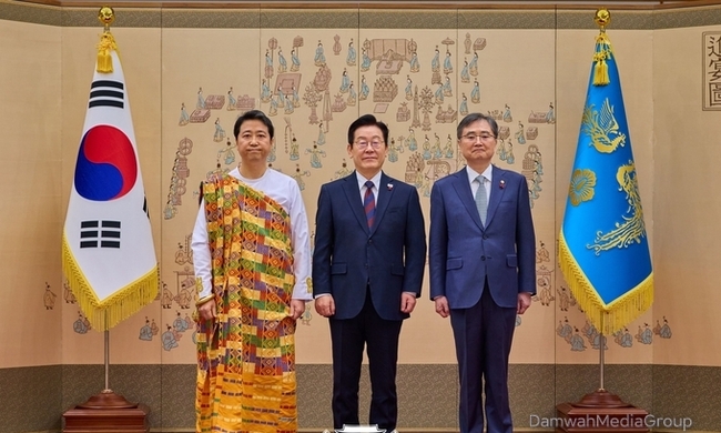 이재명 대통령, 신임 주한대사 8명으로부터 신임장 제출 받아