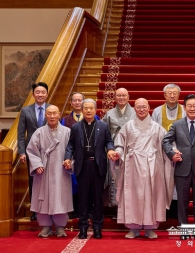 President Lee Jae-myung Emphasizes Role of Religious Leaders in Fostering National Unity and Harmony