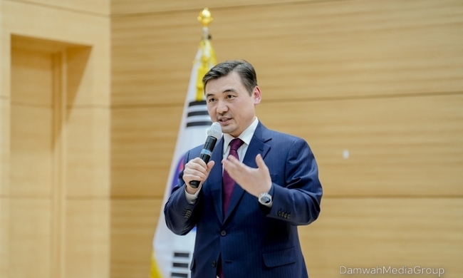 카자흐스탄 국가 현대화의 새로운 단계에 관한 대통령 인터뷰 , 서울에서 논의