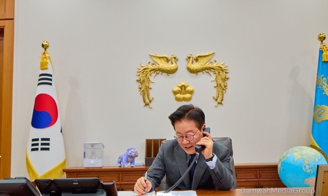 이재명 대통령, 카타르 국왕과 통화...방산·에너지 협력 강화 합의