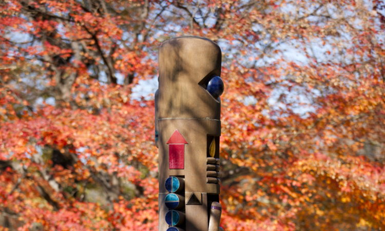 [담화총사의 올림픽2] 색으로 세운 시詩, "디마스 마세도의 우화적인 기둥"