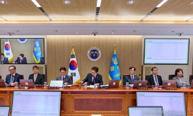 새 정부 첫 추경 국무회의 의결…이재명 대통령 "하루라도 빨리 집행"