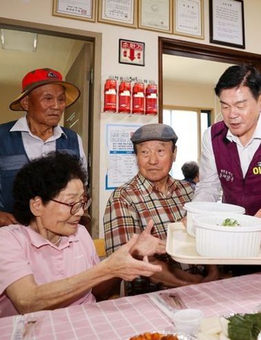 이필형 동대문구청장, ‘대한적십자사 용신봉사회 삼계탕 나눔 행사’ 참석