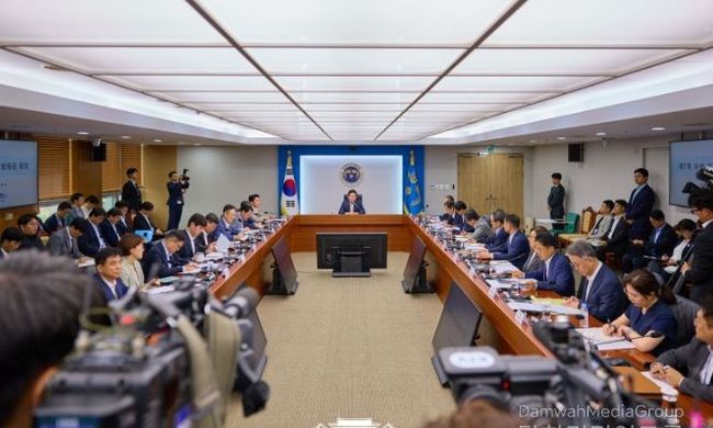 이재명 대통령 "소비회복 움직임 멈추지 않아야…2차 내수 활성화 필요"