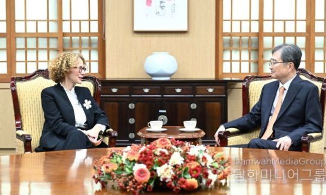 조현 외교장관, 셰케린스카 NATO 사무차장 면담