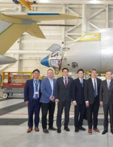 외교부 조현 장관, 캐나다 봄바르디어社 조립공장 방문