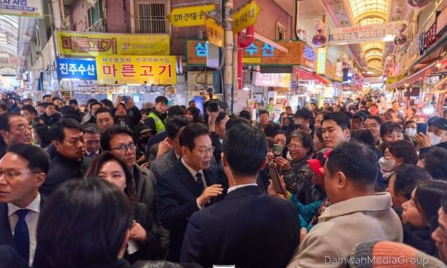 이재명 대통령, 부산 부전시장 방문