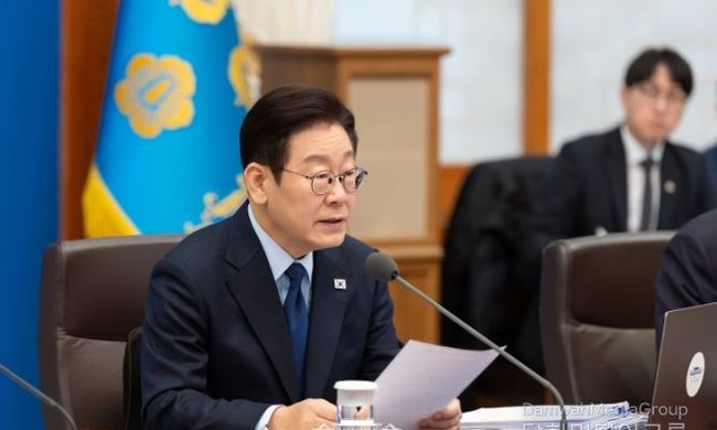 이재명 대통령 "경쟁력 강화 위한 각종 입법 절실…국익 우선 정치 부탁"