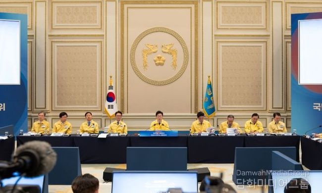 이재명 대통령 "국방은 우리 스스로 완벽하게 최종적으로 책임져야"