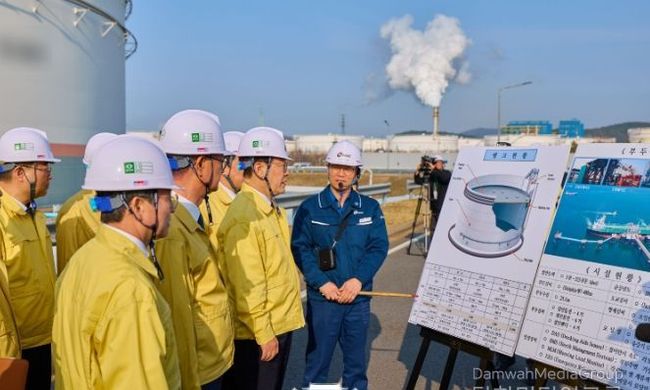 이재명 대통령, 석유공사 비축기지 현장 방문