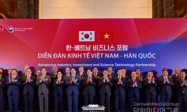 이 대통령 "한-베 '3대 교역국'…미래 첨단산업 씨앗 함께 뿌려야"