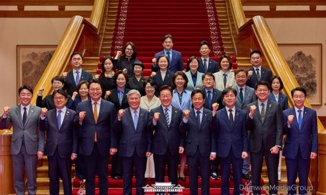 이재명 대통령, 비교섭단체 및 무소속 국회의원 초청 오찬 간담회