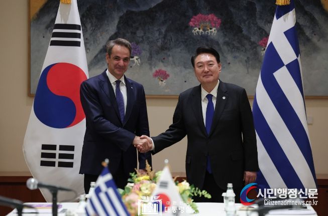 9월 20일 윤석열 대통령은 키리아코스 미초타키스 총리와 한-그리스 정상회담을 가졌다.