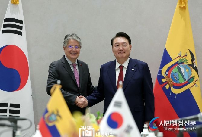 9월 21일 윤석열 대통령은 기예르모 라소 대통령과 한-에콰도르 정상회담을 가졌다.