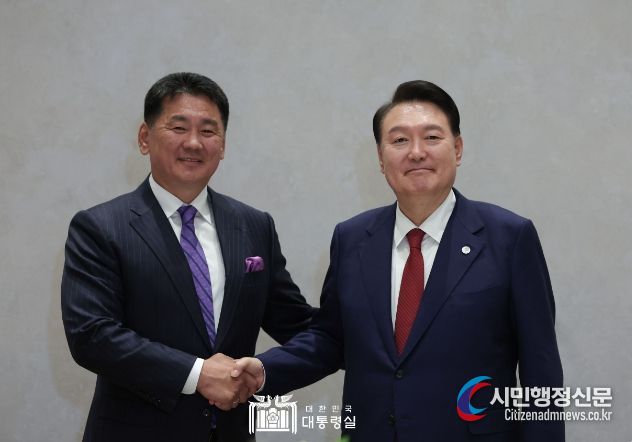 9월 21일 윤석열 대통령은 오흐나 후렐수흐 대통령과 한-몽골 정상회담을 가졌다.