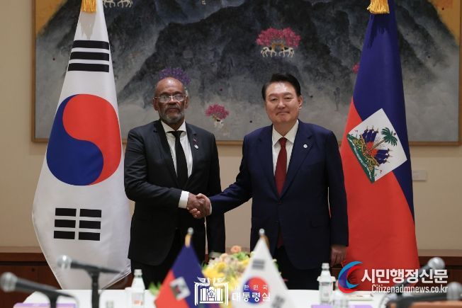 9월 21일 윤석열 대통령은 아리엘 앙리 아이티 총리와 한-아이티 정상회담을 가졌다.