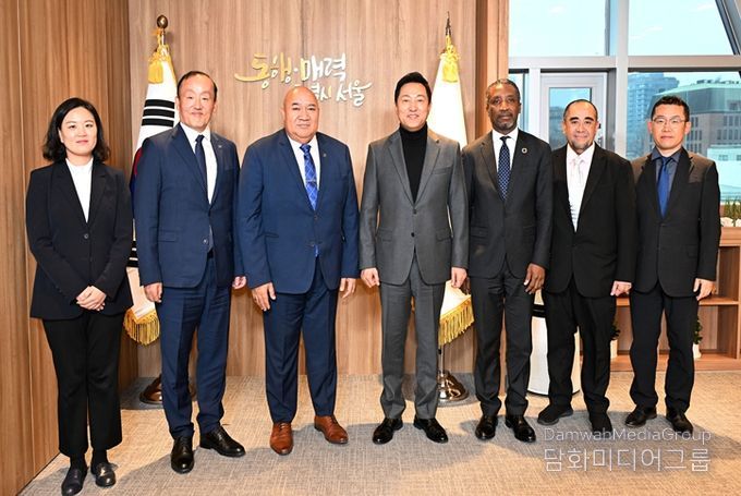 세계보건기구(WHO) 서태평양지역사무처장 면담(왼쪽에서 2번째부터 박기동 WHO 서태평양지역사무소 데이터전략혁신국장, 사이아 피우칼라 WHO 서태평양지역사무처장, 오세훈 서울시장, 아킴 알리 WHO 아시아태평양 환경보건센터장, 수니아 소아카이 WHO 서태평양지역사무소 전략보좌관)