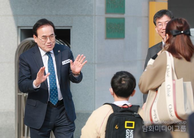 서거석 교육감, 초등학교 신입생 입학 축하