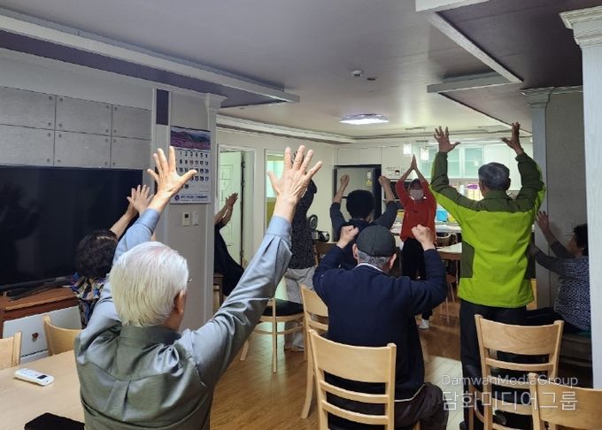 용이동 경로당 체조교실 운영